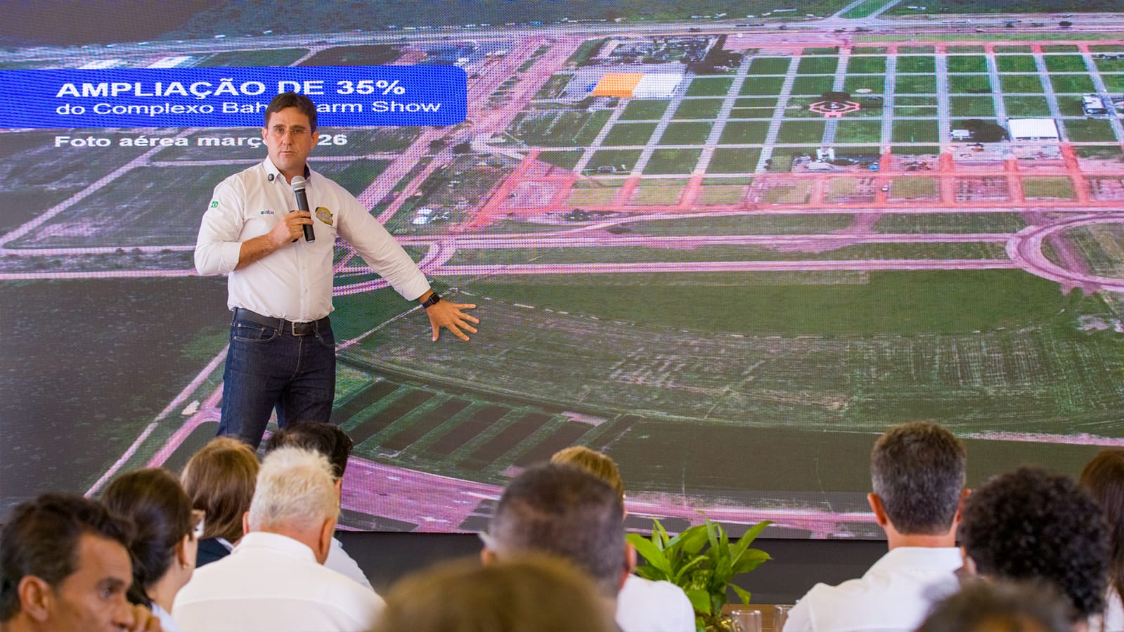 Público acompanha apresentação dos números e das novidades estruturais da Bahia Farm Show 2026